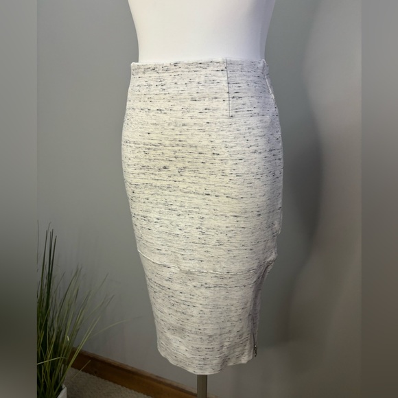 Aritzia Wilfred Pencil Skirt with Side Zippers - Picture 2 of 9